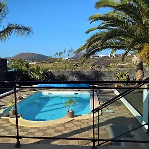 Tia Ela Yaiza (Lanzarote)